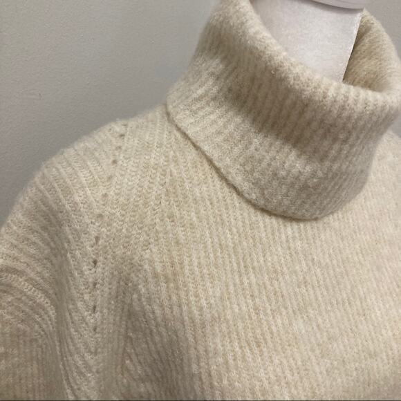 Topshop Turtleneck Sweater Oatmeal size M Soft Knit Ribbed - Picture 3 of 7